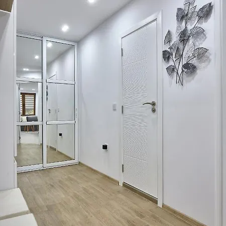 Weiss Estate By Estateautomata Apartment